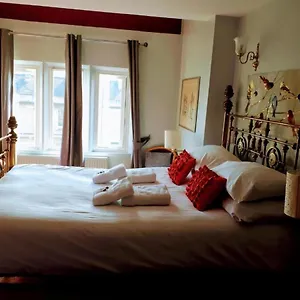 Hotel Oyo 3 Crescent Gardens, Bath